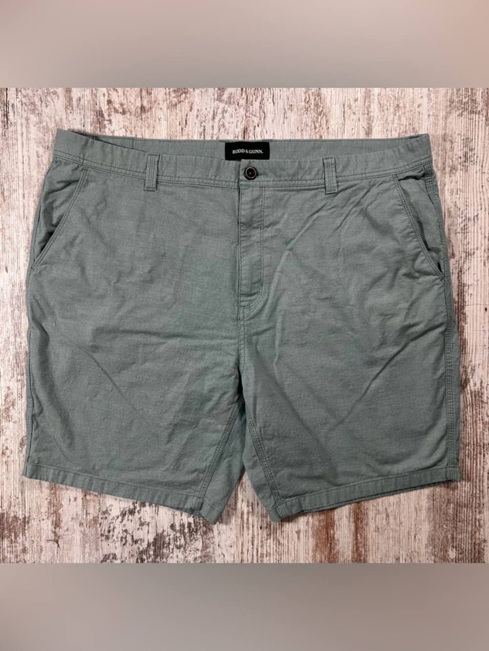 Men’s Rodd & Gunn Shorts cotton blend green 9” great cond mini check size 42